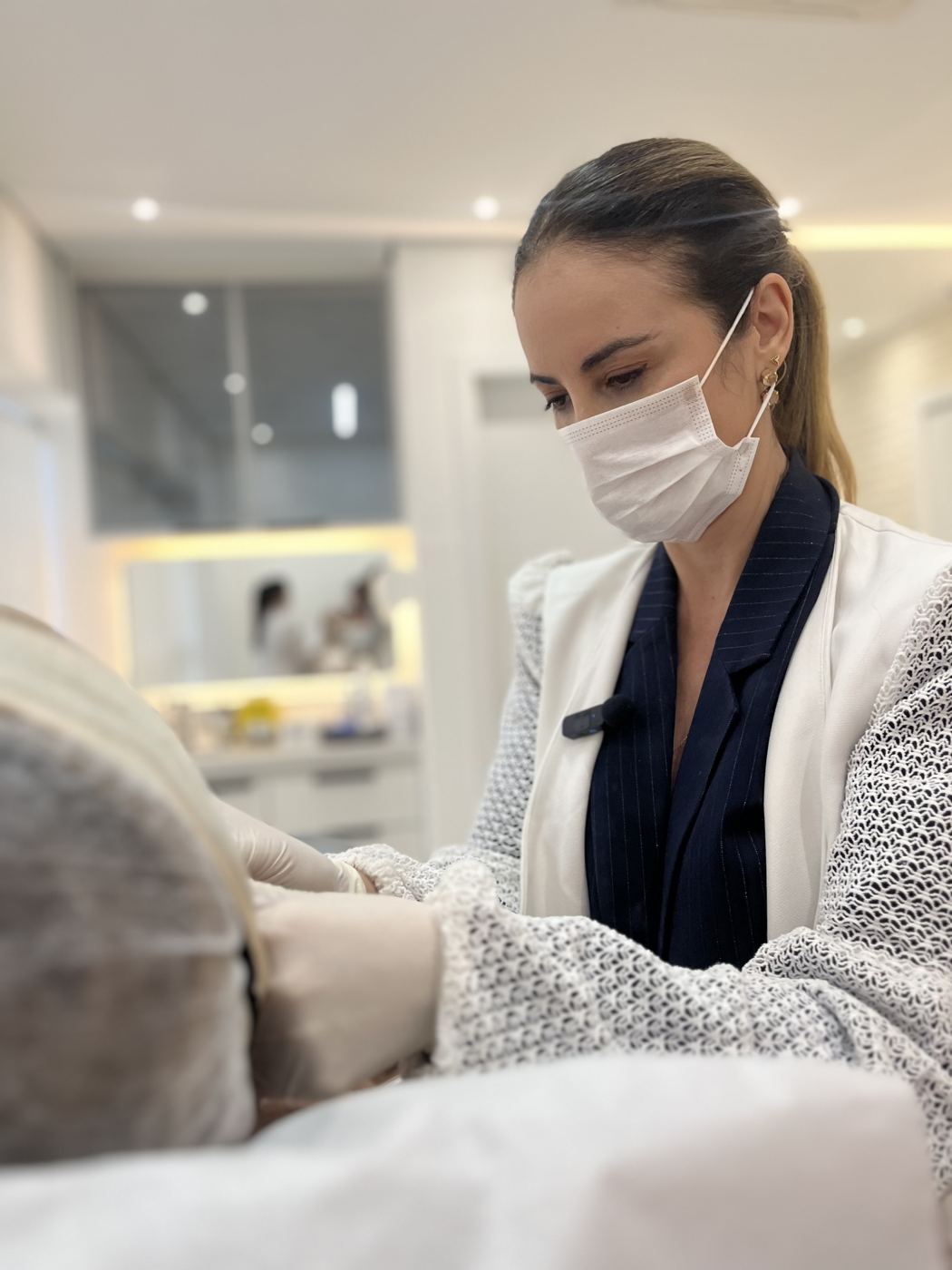 Sessão de tratamento facial na Casa Moreira